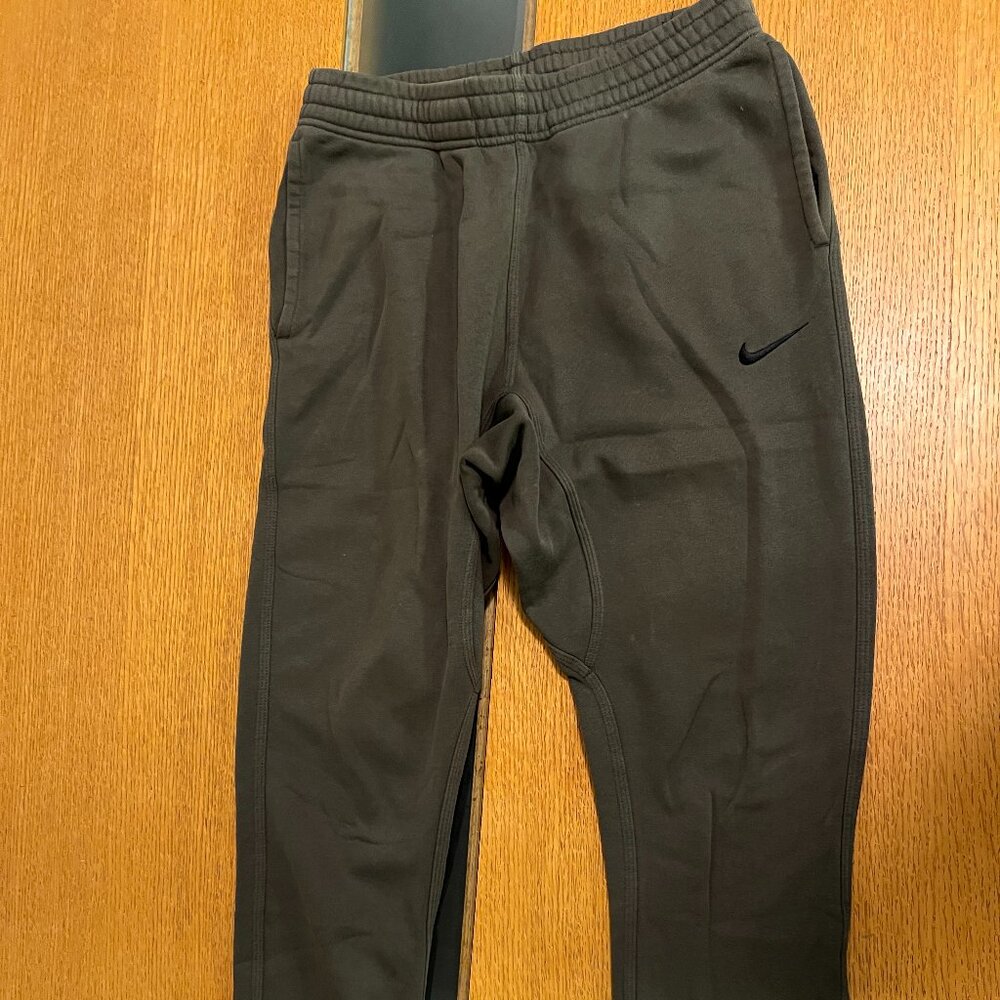 Nike Tech Fleece Joggers — Green
